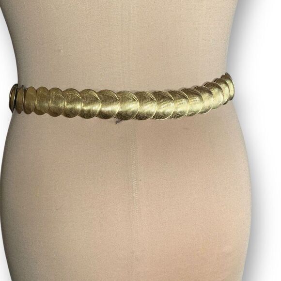 Vintage 90s Gold-Tone Abstract Scalloped Coin Disc Metal Chain Belt Statement - Picture 1 of 9